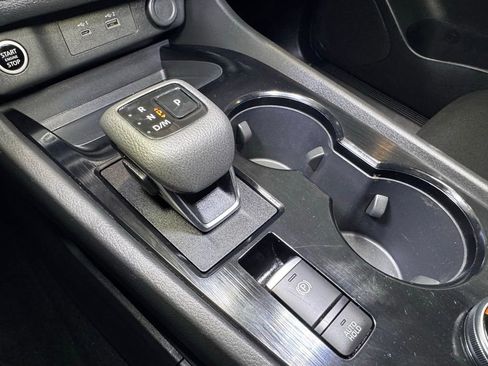 Used 2023 Nissan Rogue S image 34