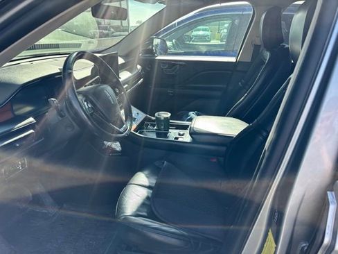 Used 2020 Lincoln Aviator Reserve w/ Equipment Group 201A image 12