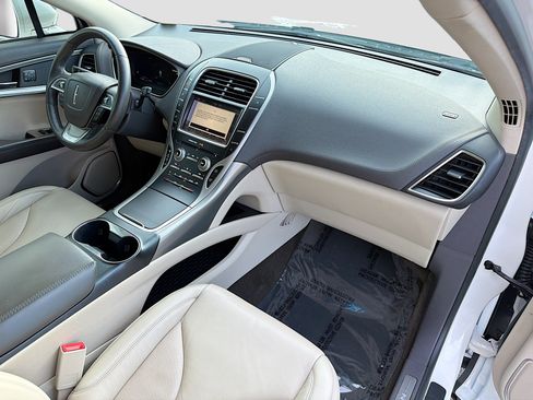 Used 2019 Lincoln Nautilus Select FWD image 13