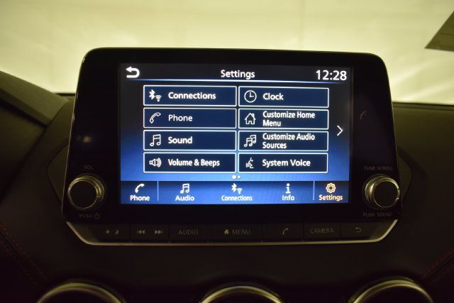 Certified 2025 Nissan Sentra SR FWD image 20