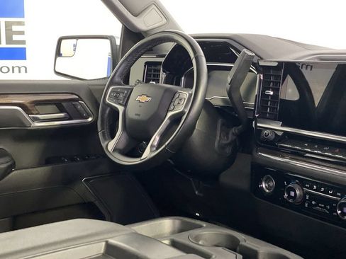 Used 2023 Chevrolet Silverado 1500 LT AWD/4WD image 14