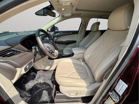 Used 2018 Lincoln MKC Reserve w/ Lincoln MKC Climate Package FWD image 2