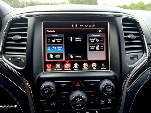 Used 2017 Jeep Grand Cherokee SRT image 19