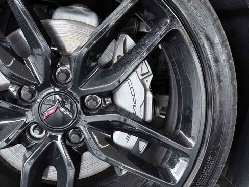 Used 2019 Chevrolet Corvette Stingray Coupe w/ Carbon Flash Badge Package image 23