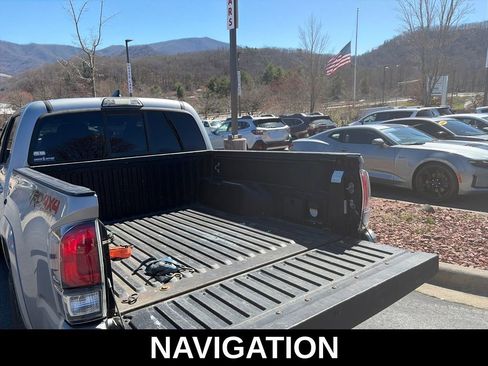 Used 2016 Toyota Tacoma TRD Sport w/ Towing Package image 9