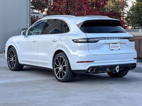 Used 2021 Porsche Cayenne Turbo S image 3