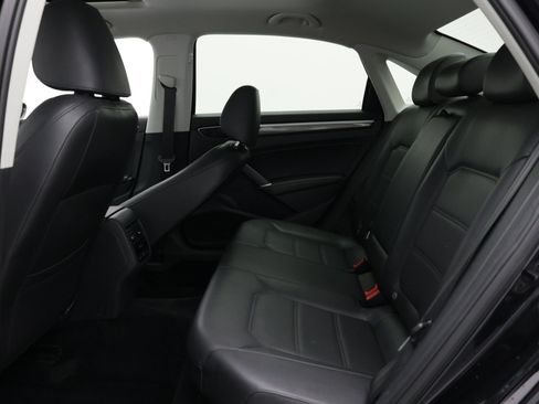 Used 2017 Volkswagen Passat 1.8T SE FWD image 32