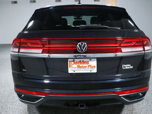 Used 2024 Volkswagen Atlas Cross Sport SE FWD image 8