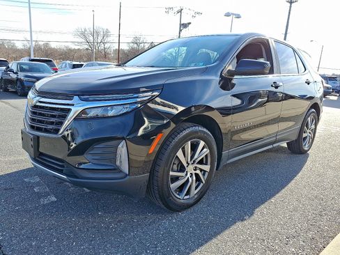 Certified 2022 Chevrolet Equinox LT image 3