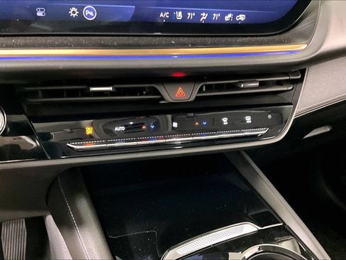 Certified 2024 Buick Envision Avenir AWD/4WD image 14