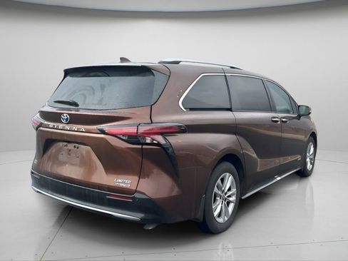 Certified 2021 Toyota Sienna Limited image 5
