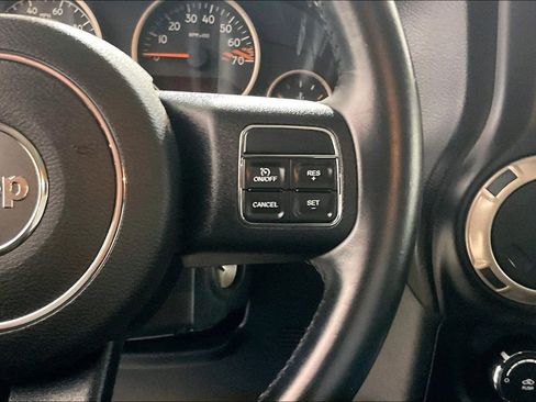 Used 2017 Jeep Wrangler Unlimited Sahara image 19