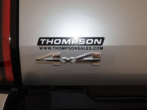 Used 2025 Toyota Tundra Limited AWD/4WD image 37