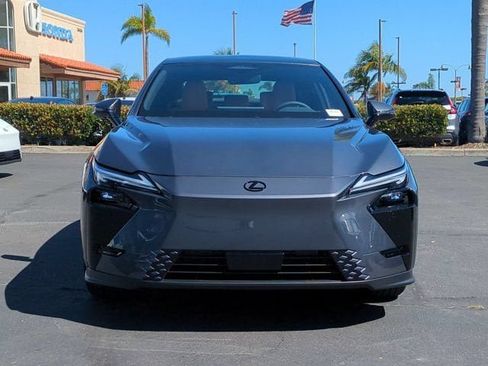 New 2026 Lexus ES 350e FWD image 2