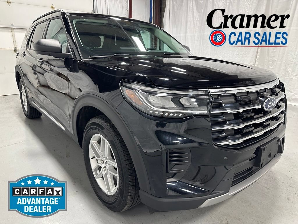 Used 2025 Ford Explorer Active AWD/4WD image 1