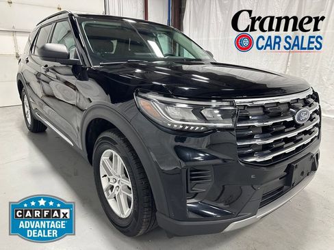 Used 2025 Ford Explorer Active AWD/4WD image 1