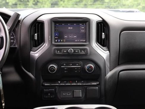 Used 2022 Chevrolet Silverado 2500 Custom w/ Custom Value Package AWD/4WD image 22