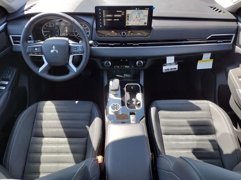 New 2026 Mitsubishi Outlander SE AWD/4WD image 2