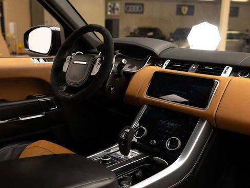 Used 2020 Land Rover Range Rover Sport SVR image 32