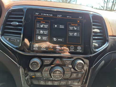 Used 2020 Jeep Grand Cherokee Overland image 16