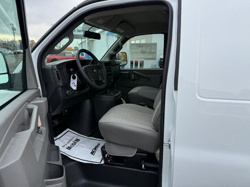 New 2025 Chevrolet Express 2500 Extended w/ Communications Package RWD image 10