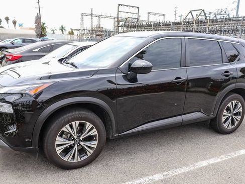 Used 2023 Nissan Rogue SV FWD image 4