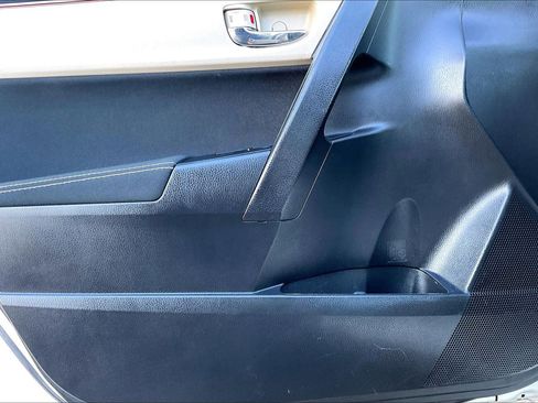 Used 2014 Toyota Corolla LE image 15