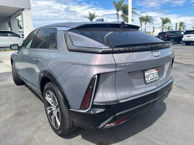 Certified 2024 Cadillac Lyriq Luxury AWD/4WD image 5