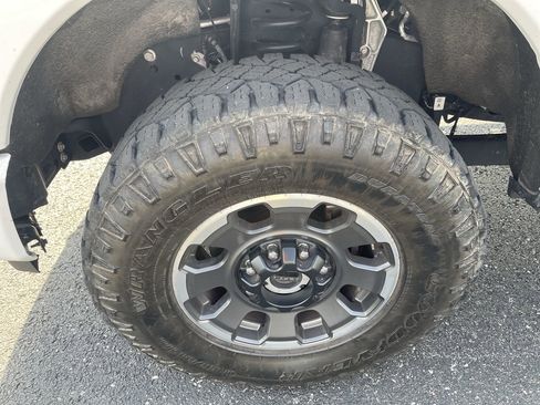 Used 2024 Ford F250 Platinum w/ Tremor Off-Road Package image 34