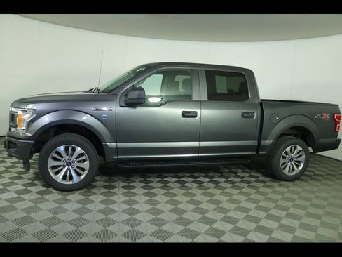 Used 2018 Ford F150 XL w/ Equipment Group 101A Mid AWD/4WD image 4