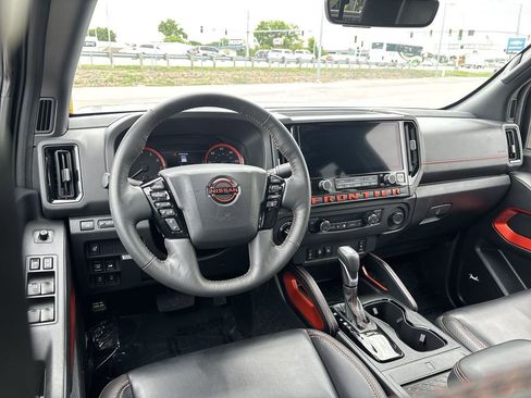 Certified 2025 Nissan Frontier PRO-4X w/ Pro Premium Package AWD/4WD image 17