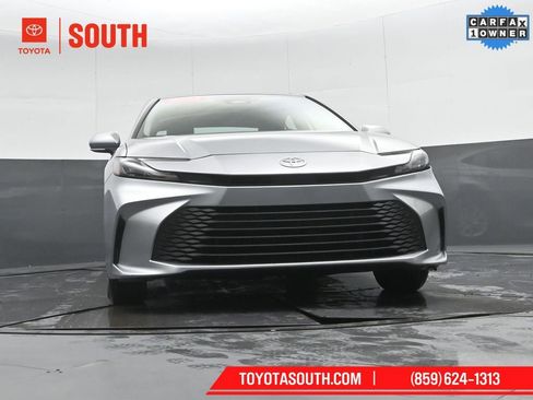 Used 2025 Toyota Camry LE image 43