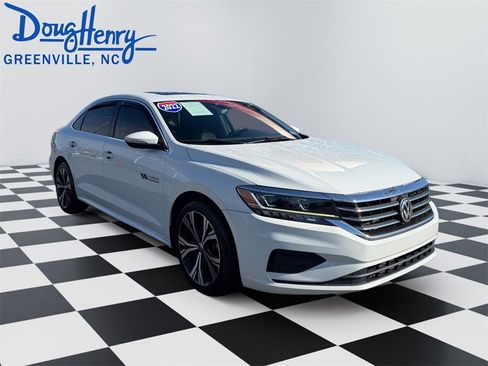 Used 2022 Volkswagen Passat 2.0T SE image 7