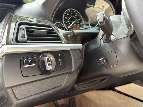 Used 2012 BMW 650i Convertible RWD image 27