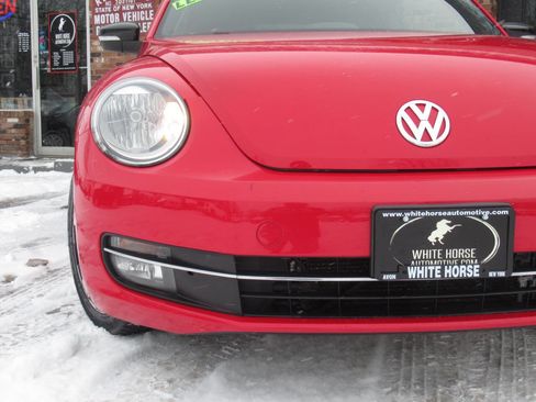 Used 2013 Volkswagen Beetle 2.0T image 3