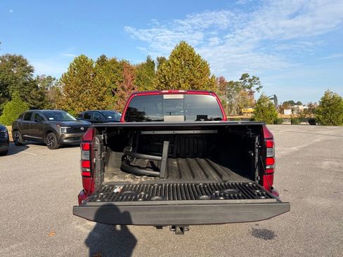 Certified 2024 Nissan Frontier SL image 5