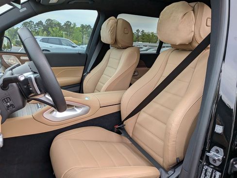 New 2026 Mercedes-Benz GLS 450 4MATIC image 17