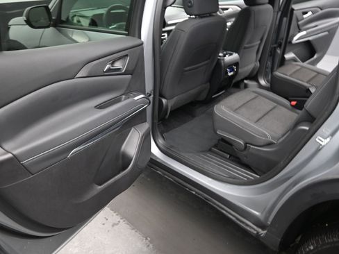 Certified 2025 Chevrolet Traverse LT image 15