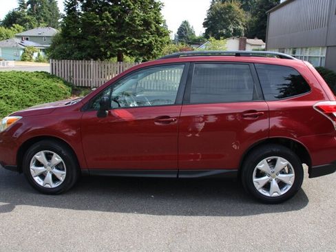 Used 2015 Subaru Forester 2.5i Premium w/ All-Weather Package AWD/4WD image 13