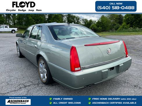 Used 2006 Cadillac DTS w/ Trunk Convenience Package FWD image 5
