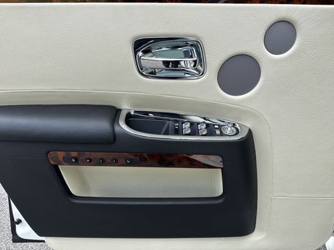 Used 2012 Rolls-Royce Ghost image 14