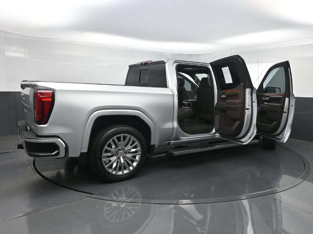 Used 2022 GMC Sierra 1500 Denali RWD image 39