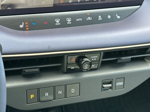 New 2026 Nissan Leaf Platinum+ w/ Cargo Package (Platinum+) image 17