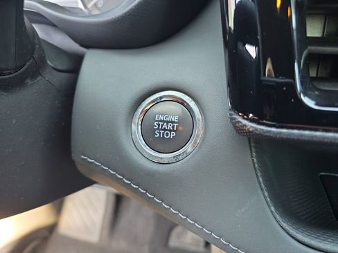 Used 2022 Toyota Highlander XSE image 26