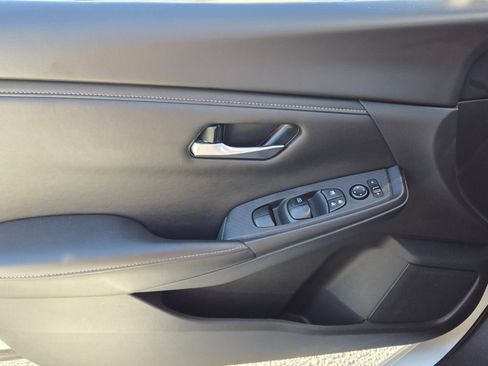 Used 2024 Nissan Sentra SV FWD image 29