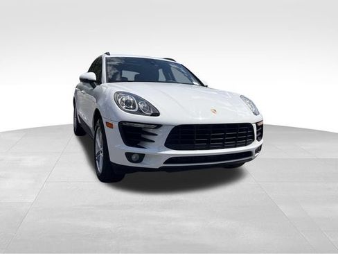 Used 2018 Porsche Macan AWD/4WD image 7