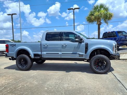 New 2026 Ford F250 Lariat w/ Black Appearance Package AWD/4WD image 7