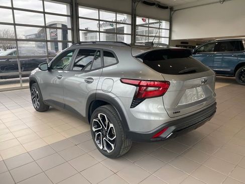 Used 2024 Chevrolet Trax RS w/ Sunroof Package image 5