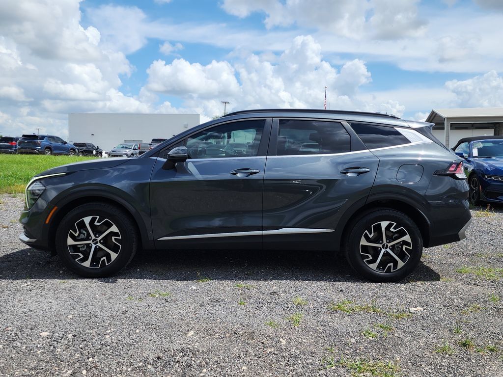 Certified 2024 Kia Sportage EX w/ EX Premium Package AWD/4WD image 8