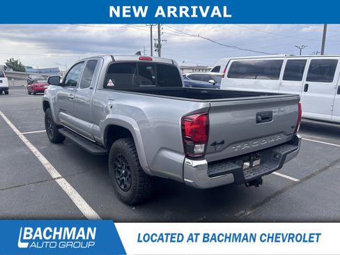 Used 2019 Toyota Tacoma SR5 AWD/4WD image 5